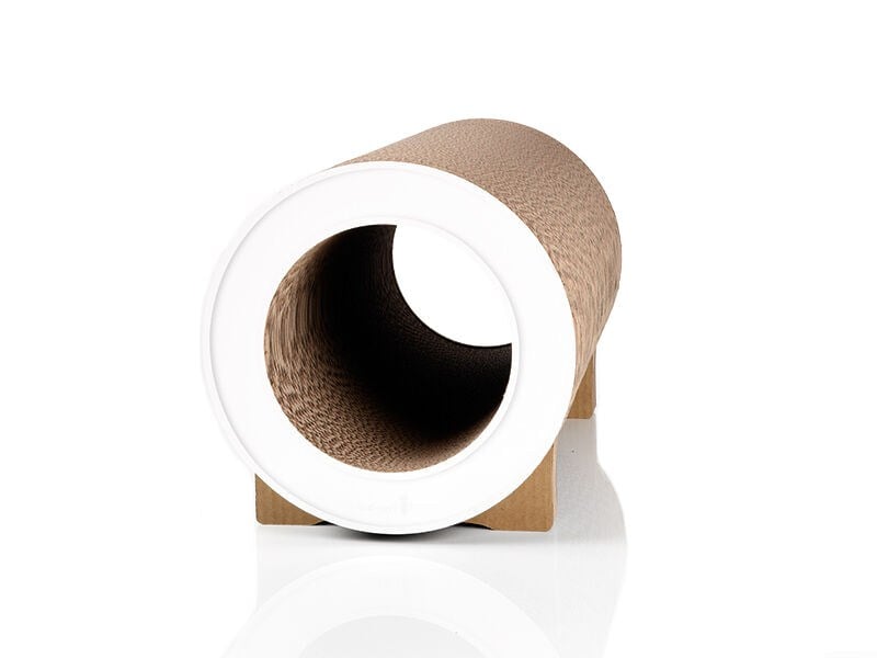 End view of the Cat-on LE TUBE showing its curved corrugated cardboard tunnel